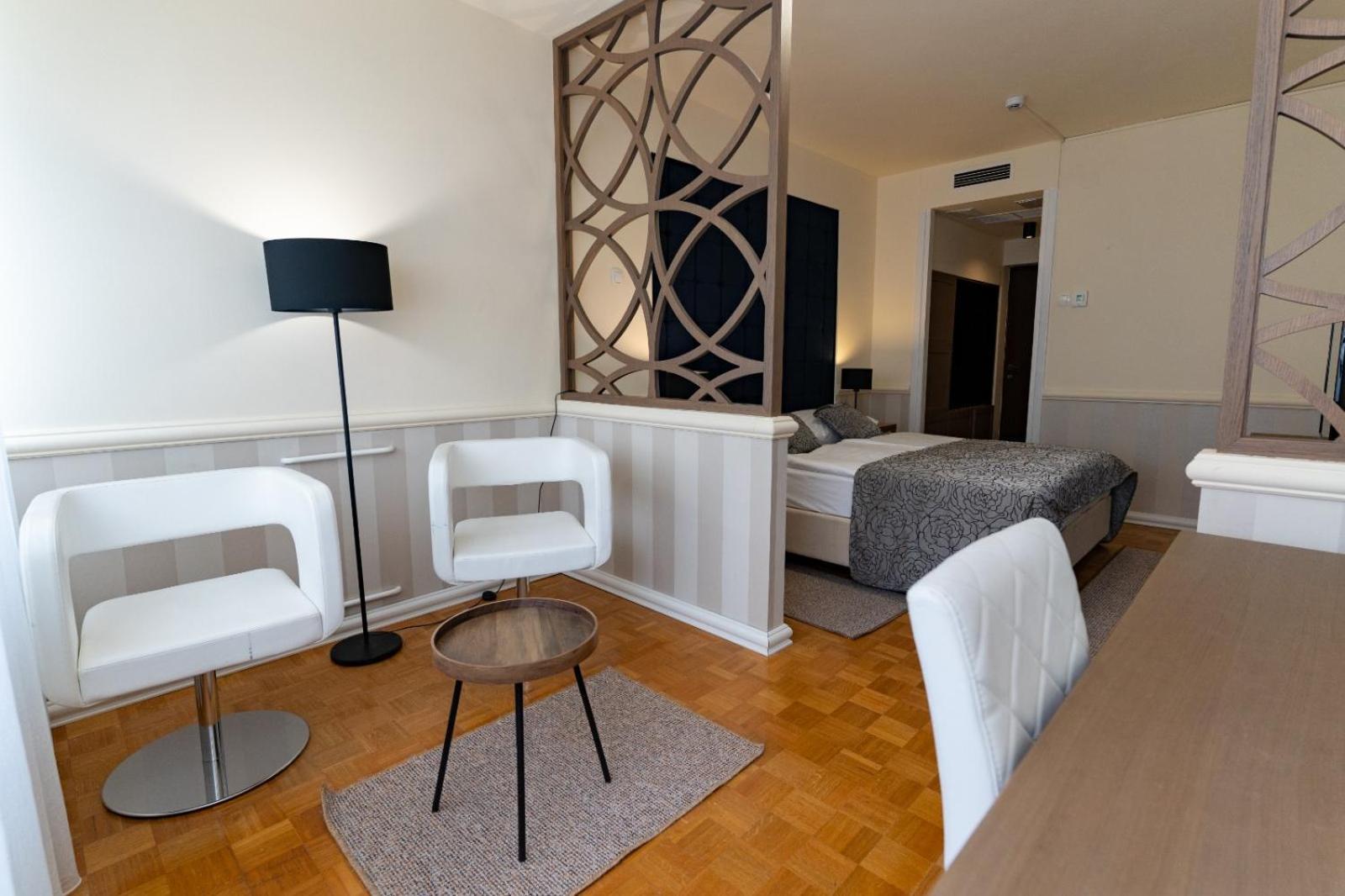Artearia Hotel بييلوفار المظهر الخارجي الصورة